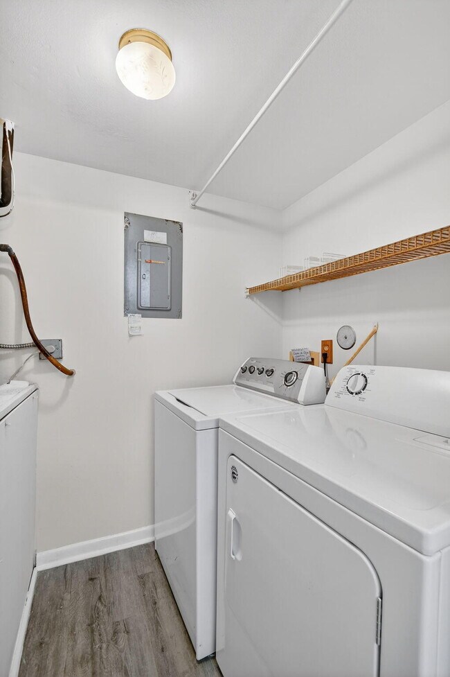 Building Photo - 4996 Sable Pine Cir