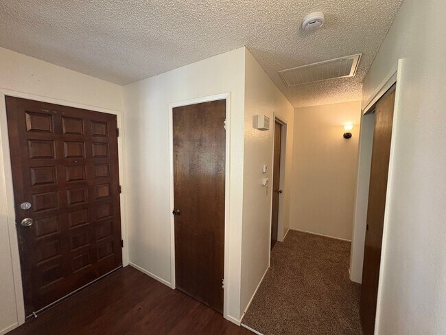 Building Photo - 3229