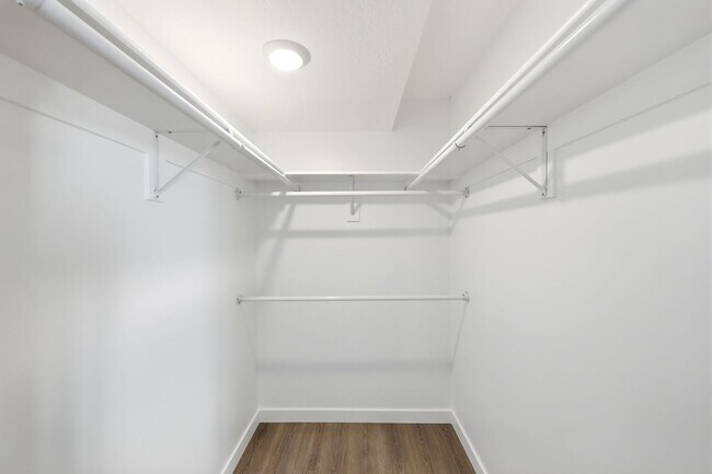 Building Photo - Waters Edge Townhome