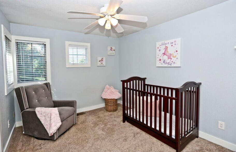Guest Master Bedroom - 277 Hidden Creek Ct