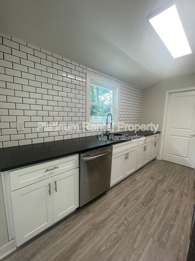 Building Photo - 2216 Shancey Ln
