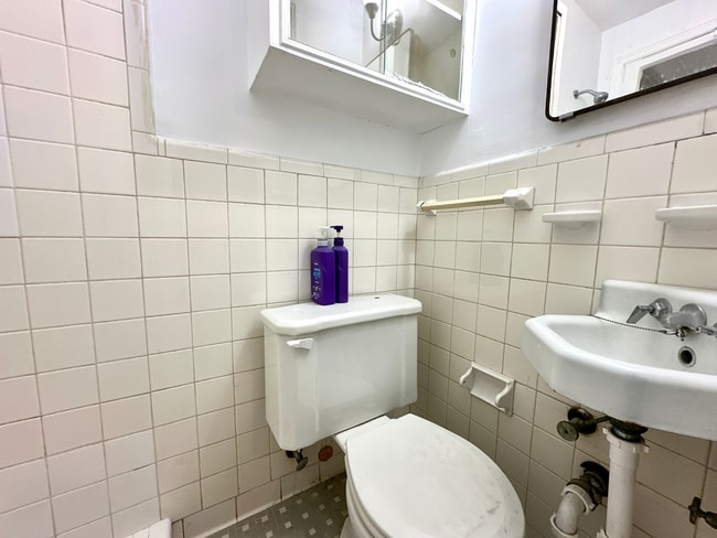 Building Photo - 1104 Williams St