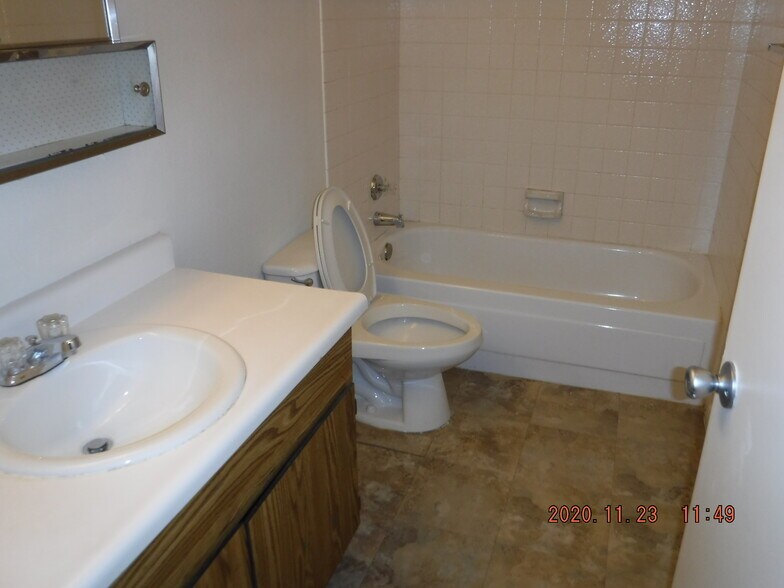 Building Photo - 6228 Ilanos Ln