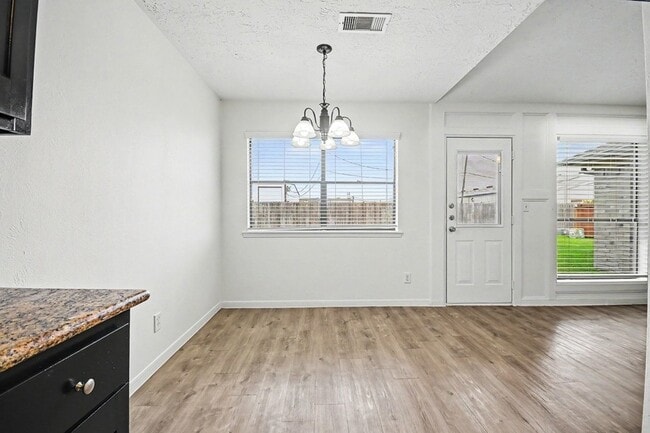 Building Photo - 1227 Mission Dr