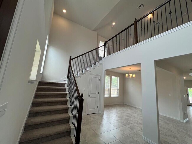 Building Photo - 2018 Matlock Cir