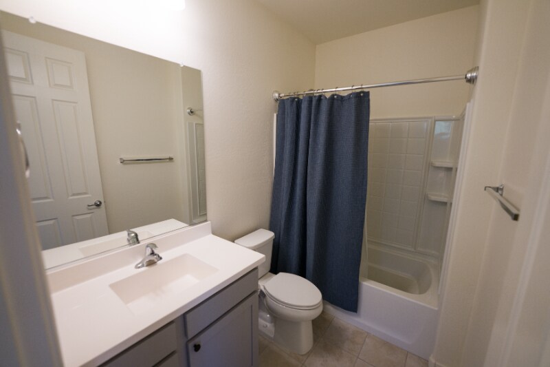 Building Photo - 1218 S Sunset Dr