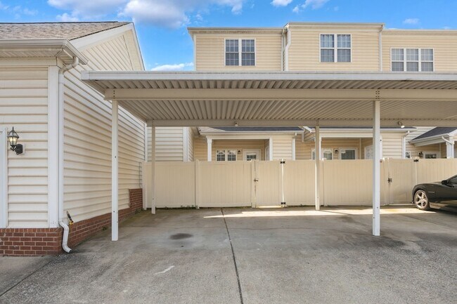 Building Photo - 4316 Summercrest Blvd