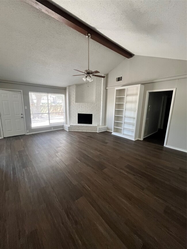 Building Photo - 22318 Meadowgate Dr