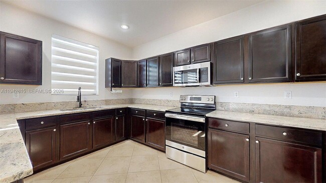 Building Photo - 16620 SW 42nd Terrace