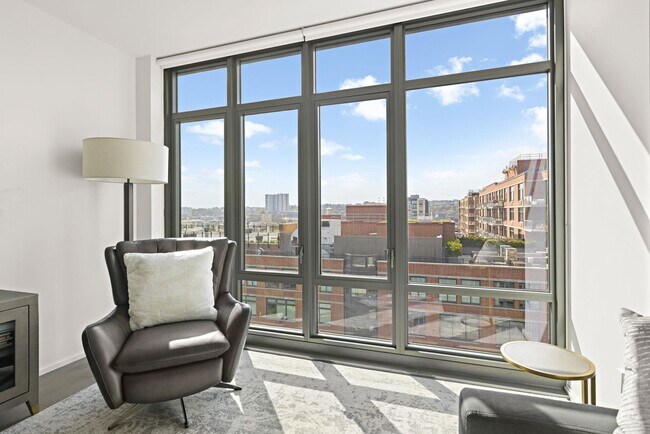 Building Photo - 1425 Hudson St