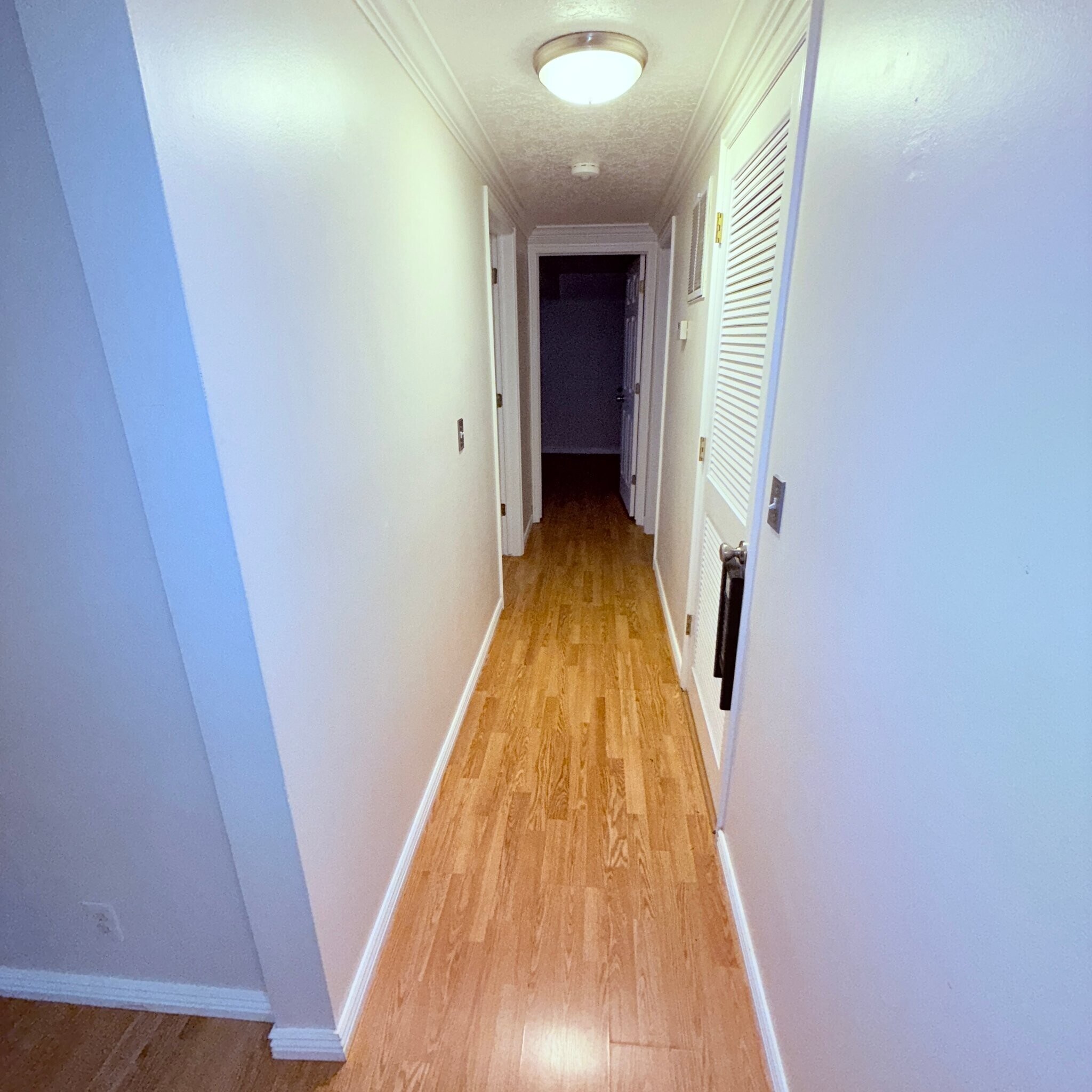 Building Photo - 886 Maple Crest Ct
