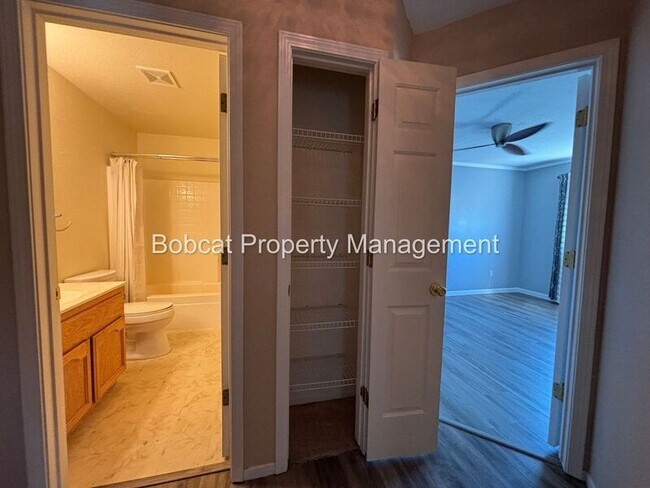 Building Photo - 3062 Doubletree Ln