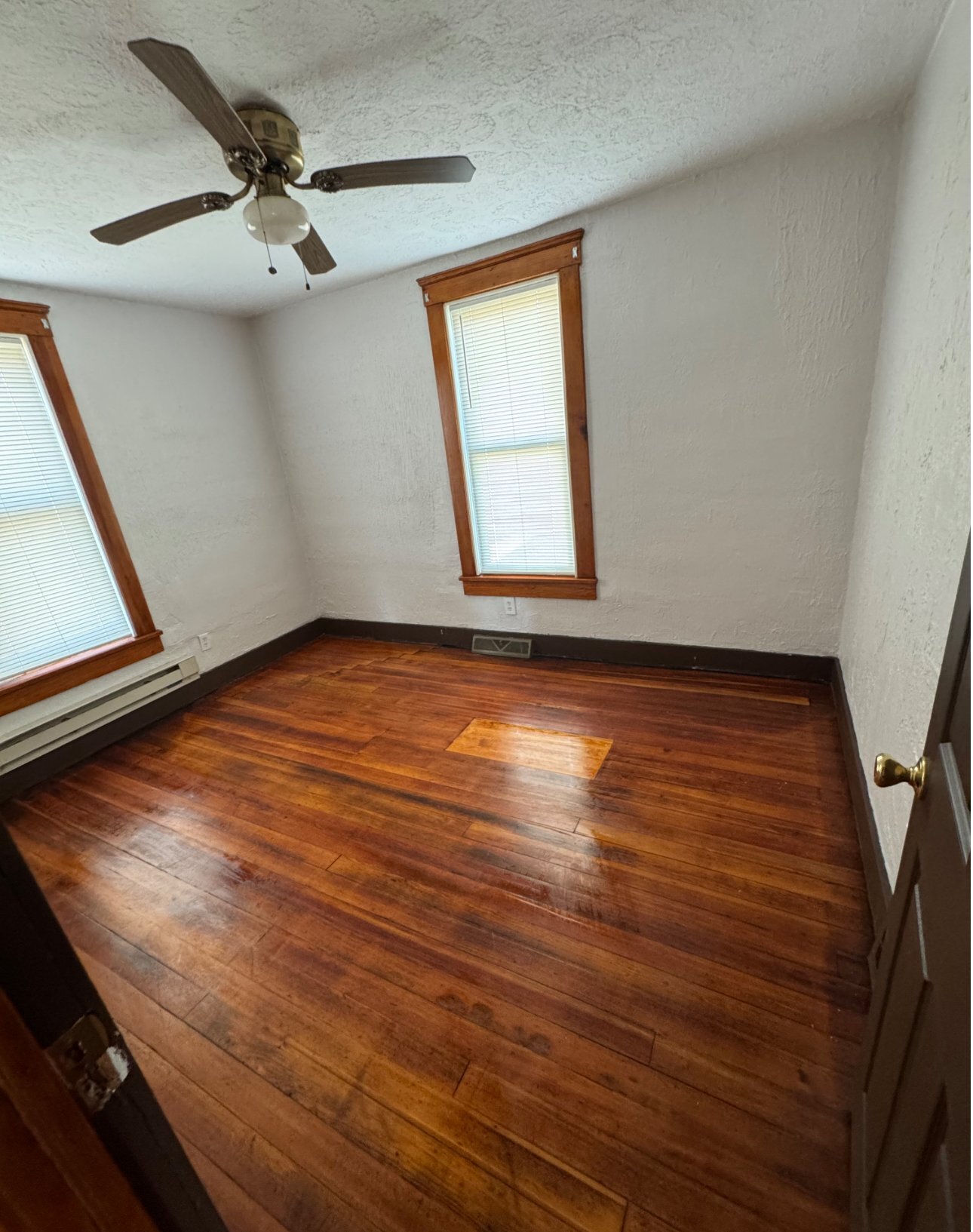 Building Photo - 2907 Oakwood Ave