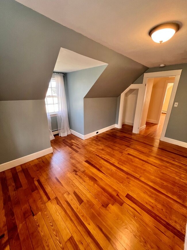 Building Photo - 1430 Woodbury Ave