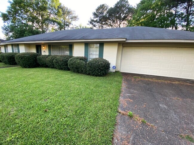 Building Photo - 5075 Riverwood Cir - NE Jackson