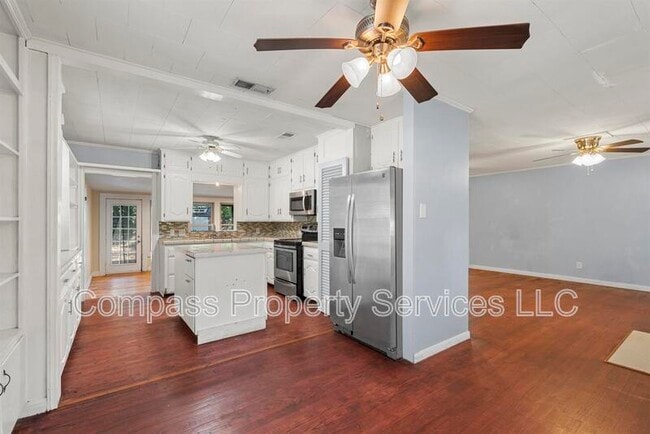 Building Photo - 1401 Springdale St