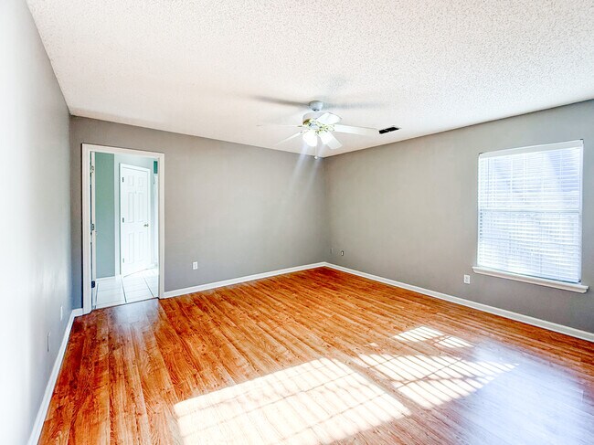 Building Photo - 24 Winchester Ct