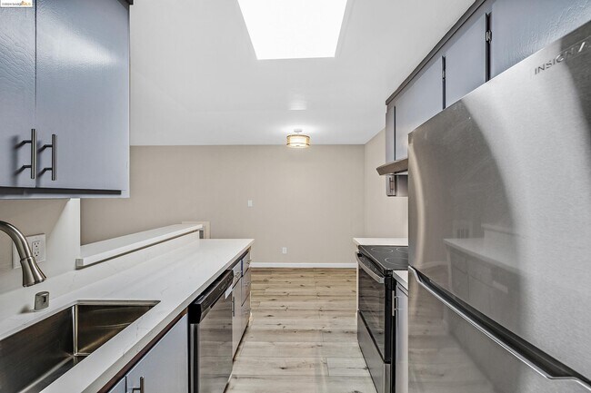 Building Photo - 66 Fairmount Ave