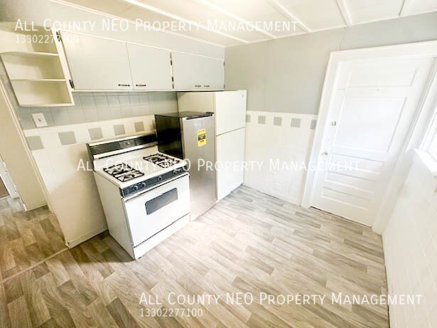 Building Photo - 680 Sumner St