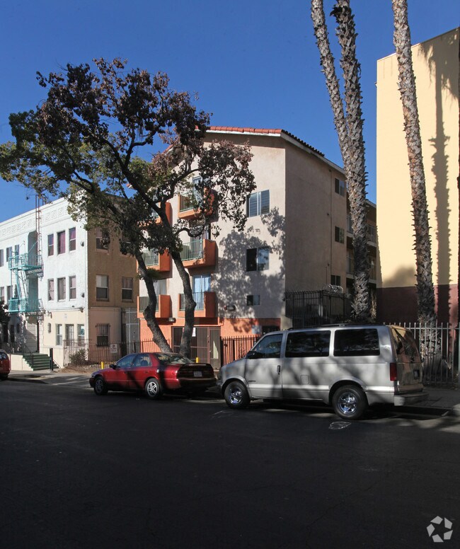 Building Photo - 919 S Bonnie Brae St