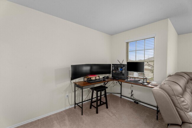 Building Photo - 1714 Avocet Way