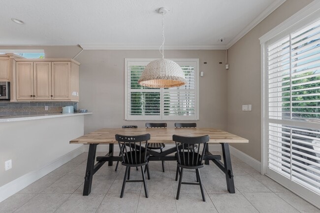 Building Photo - 5235 SW 171st Ave