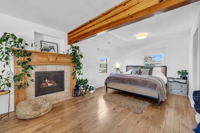 Building Photo - SILVER CREEK HORSE PROPERTY