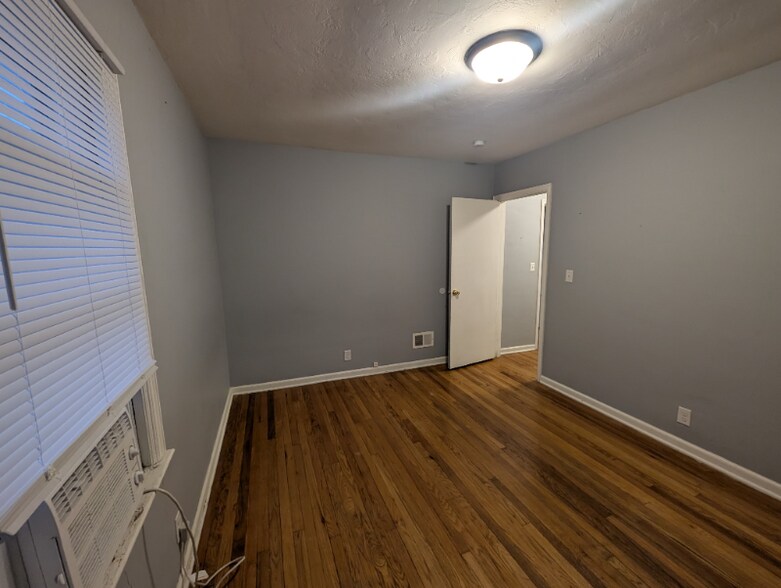 Building Photo - 1709 B St