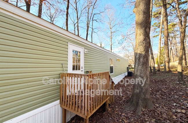 Building Photo - 786 Skylark Ln