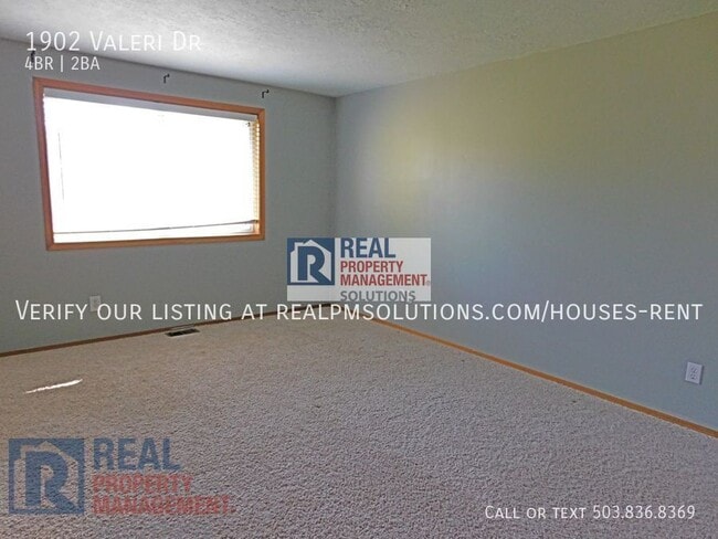 Building Photo - 1902 Valeri Dr