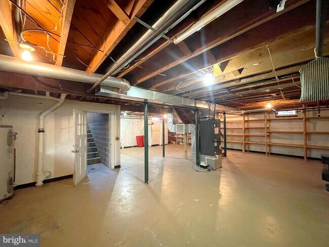 Building Photo - 4085 Hallowing Point Rd