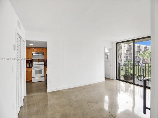 Building Photo - 3601 SW 117th Ave