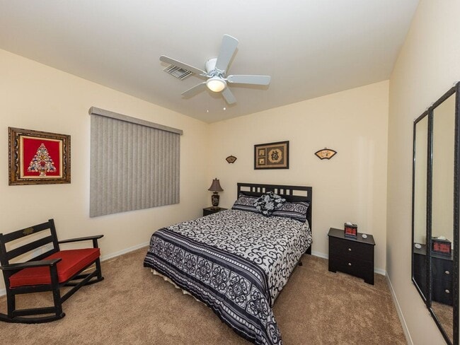 Building Photo - Furnished pool home for rent!