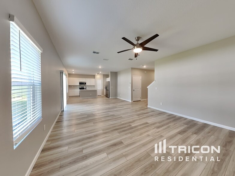 Building Photo - 2953 Grand Finale St