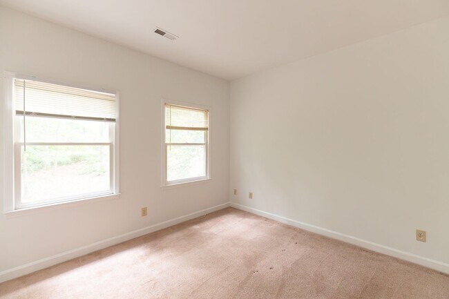 Building Photo - 4916 Gold Crest Dr