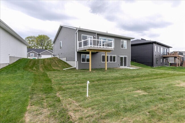 Building Photo - House for Rent in Des Moines/Ankeny