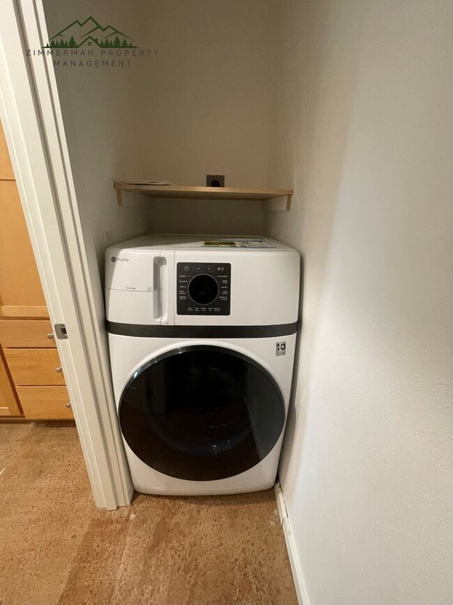 Building Photo - Brand New 1 Bed + Loft | Modern Finishes | In-Unit W/D