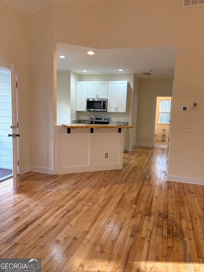 Building Photo - 74 Lockerbie Ct