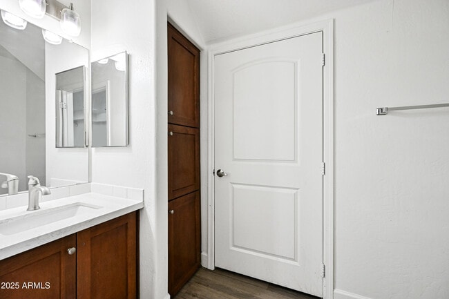 Building Photo - 4608 W Maryland Ave