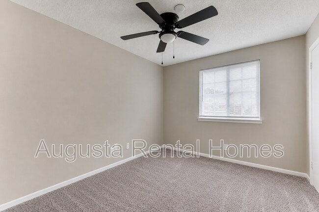 Building Photo - 520 E Buena Vista Ave