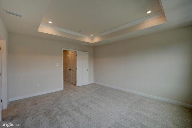 Building Photo - 324 E Grn St