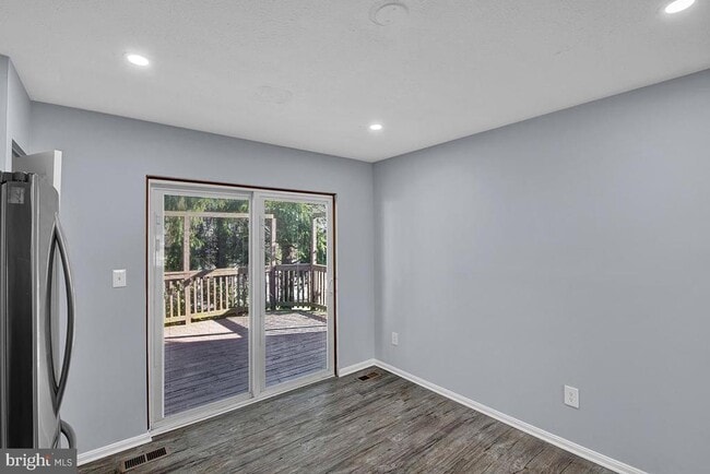 Building Photo - 801 High Plain Dr