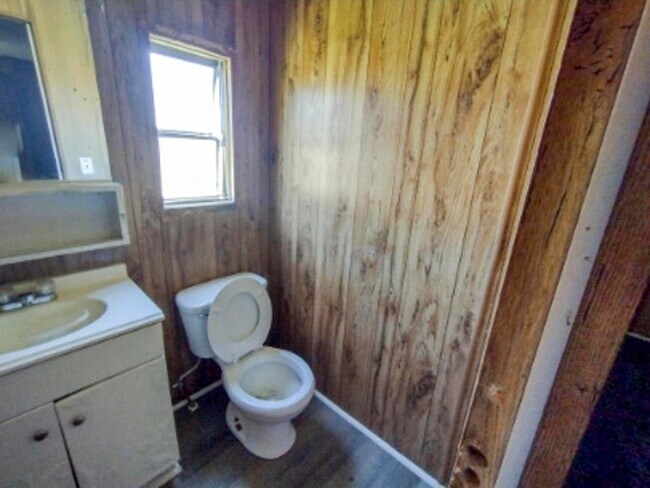 Building Photo - 115 Private Rd 3376G