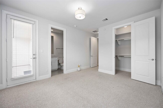 Building Photo - 10919 Grove Tree Ln