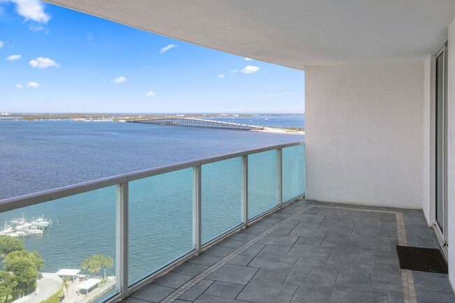 Building Photo - Brickell Avenue Water View