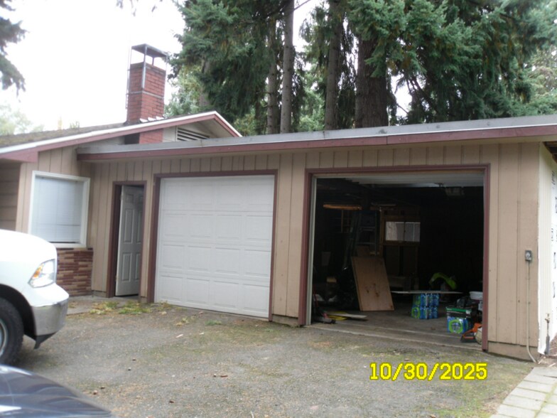 Building Photo - 3919 SE 168th Ave