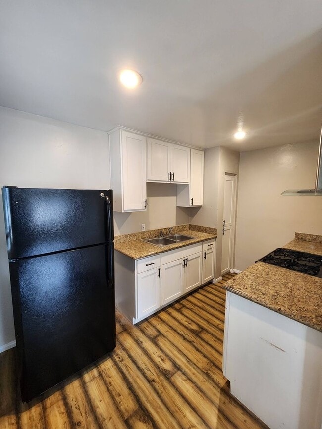 Building Photo - Quaint 1 Bedroom in Encinitas