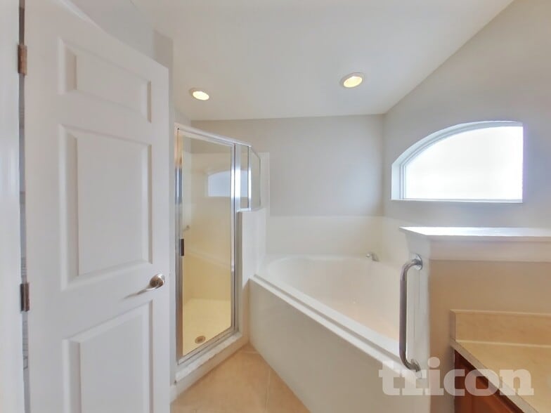 Building Photo - 4739 Acorn Dr