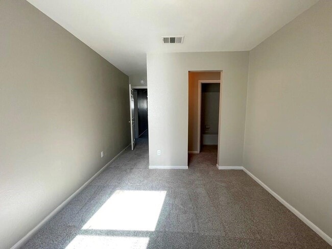 Building Photo - 2305 Bakers Way