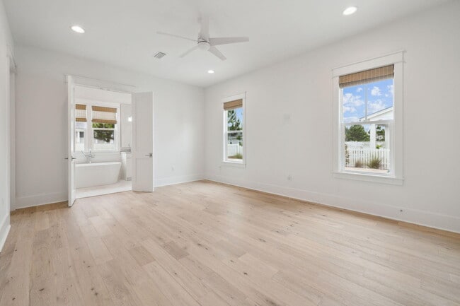 Building Photo - 91 Heartwood St